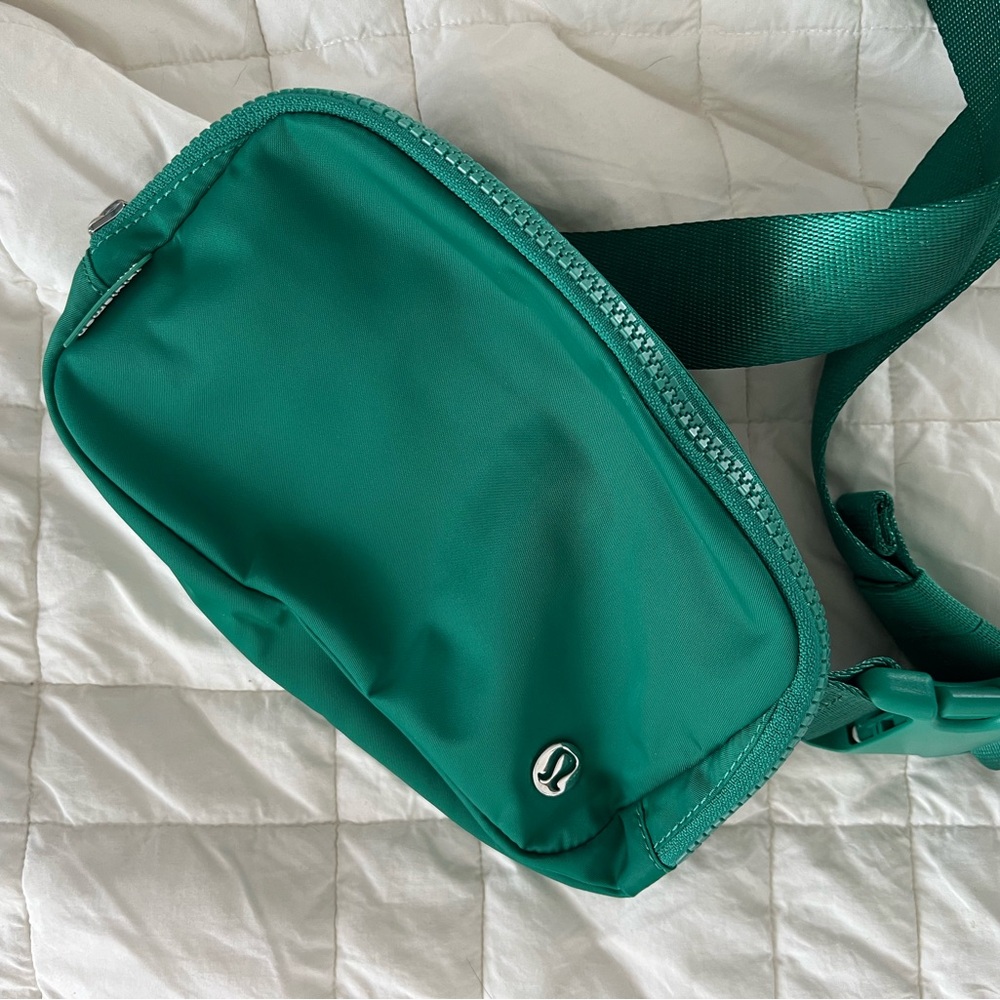 Lululemon Everywhere Belt Bag 1L